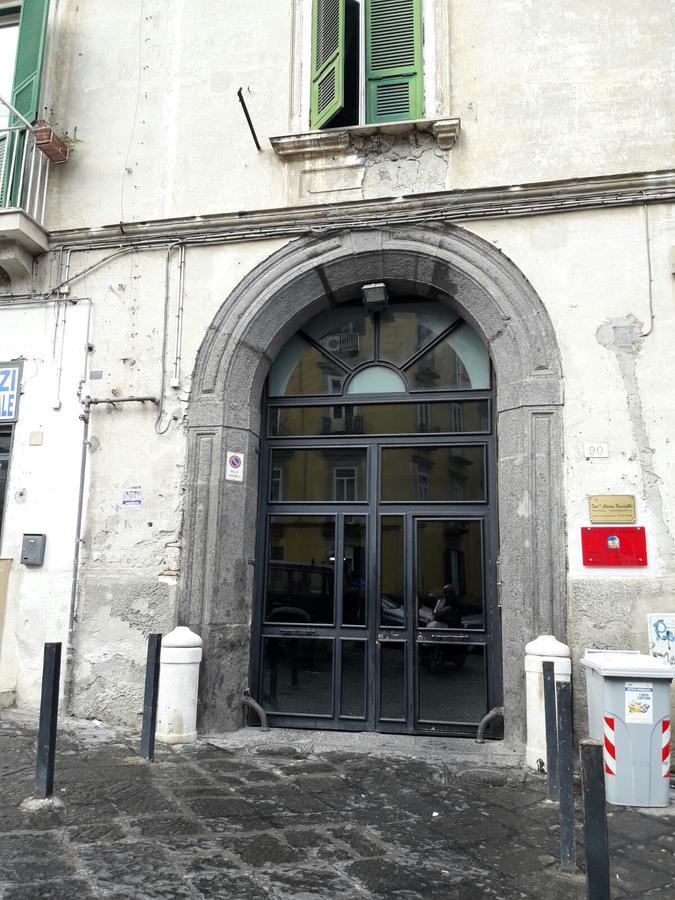 A Due Passi Da Dante Bed & Breakfast Naples Exterior photo