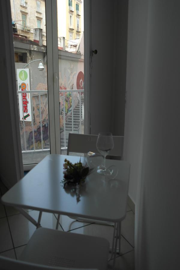 A Due Passi Da Dante Bed & Breakfast Naples Exterior photo